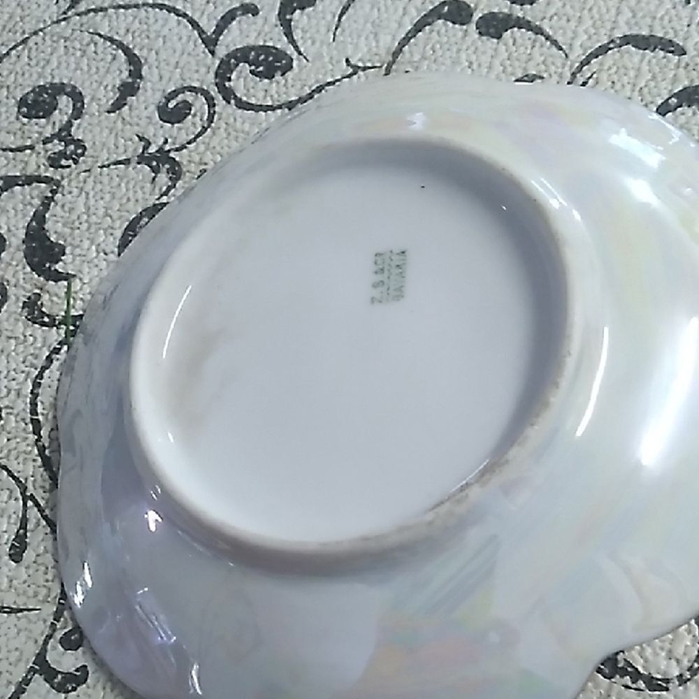 Elegant Gold and White  Candle Dish - Picture 3 of 4
